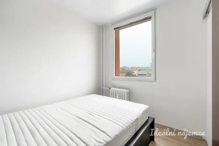 Pronájem bytu 2+kk, Praha - Modřany, Lysinská, 32 m2