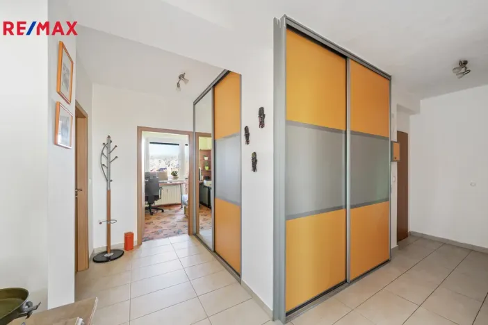 Prodej bytu 3+1, Vysoká nad Labem, 83 m2