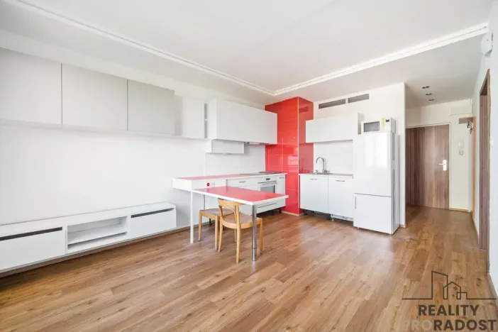 Pronájem bytu 2+kk, Pardubice - Zelené Předměstí, nábřeží Závodu míru, 49 m2