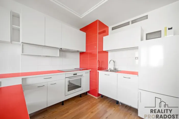 Pronájem bytu 2+kk, Pardubice - Zelené Předměstí, nábřeží Závodu míru, 49 m2