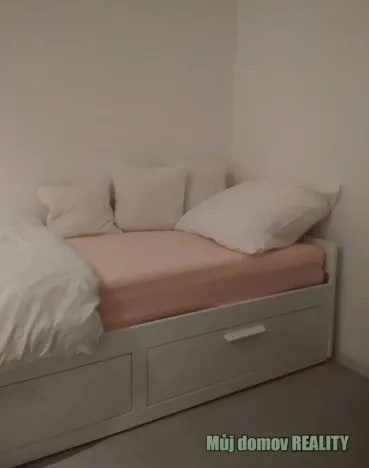 Pronájem bytu 1+kk, Praha - Chodov, Brodského, 33 m2