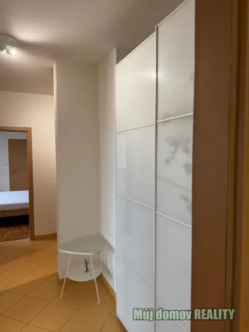 Pronájem bytu 2+kk, Praha - Dolní Měcholupy, Kryšpínova, 65 m2