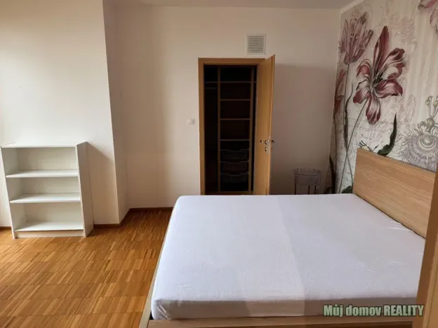 Pronájem bytu 2+kk, Praha - Dolní Měcholupy, Kryšpínova, 65 m2