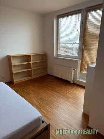 Pronájem bytu 2+kk, Praha - Dolní Měcholupy, Kryšpínova, 65 m2