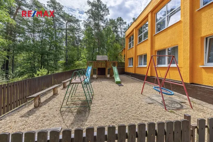 Prodej ubytování, Doksy, Pod Borným, 1700 m2