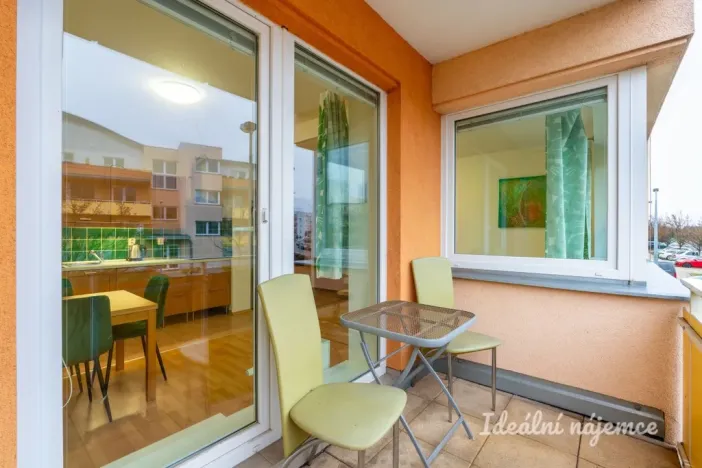 Pronájem bytu 1+kk, Praha - Kyje, Sicherova, 33 m2