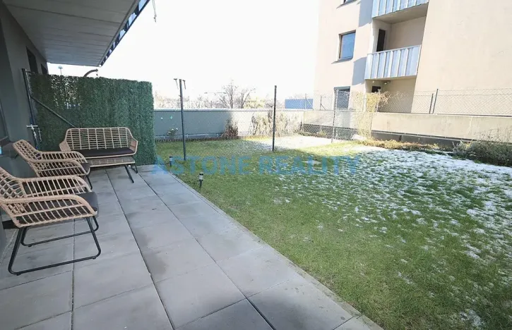 Pronájem bytu 2+kk, Praha - Strašnice, Zvěřinova, 121 m2