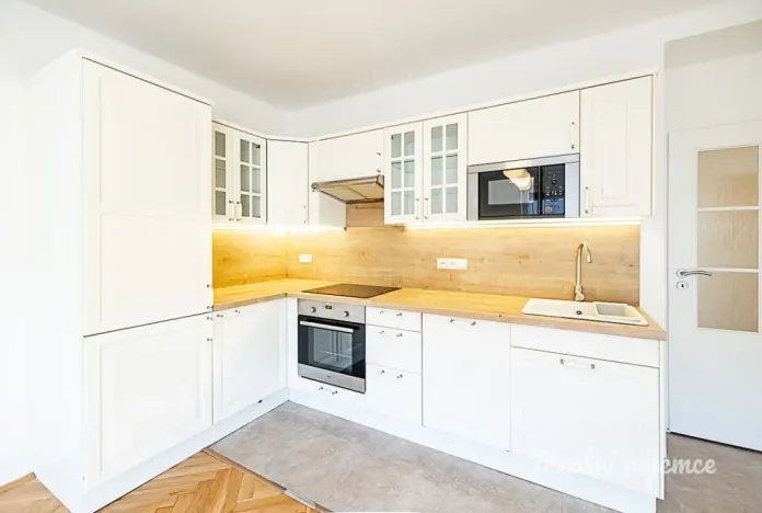 Pronájem bytu 2+kk, Praha - Podolí, Pravá, 51 m2