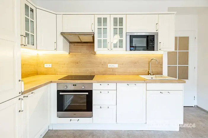 Pronájem bytu 2+kk, Praha - Podolí, Pravá, 51 m2