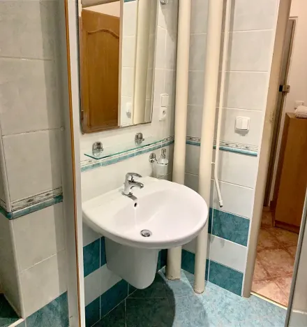 Pronájem bytu 1+1, Praha - Kobylisy, Košťálkova, 35 m2