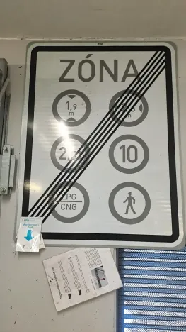 Pronájem garážového stání, Praha - Háje, Jurkovičova, 16 m2