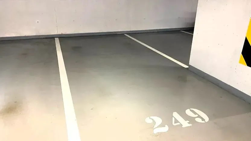 Pronájem garážového stání, Praha - Háje, Jurkovičova, 16 m2