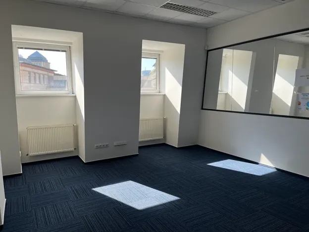 Pronájem kanceláře, Praha - Holešovice, Jankovcova, 279 m2