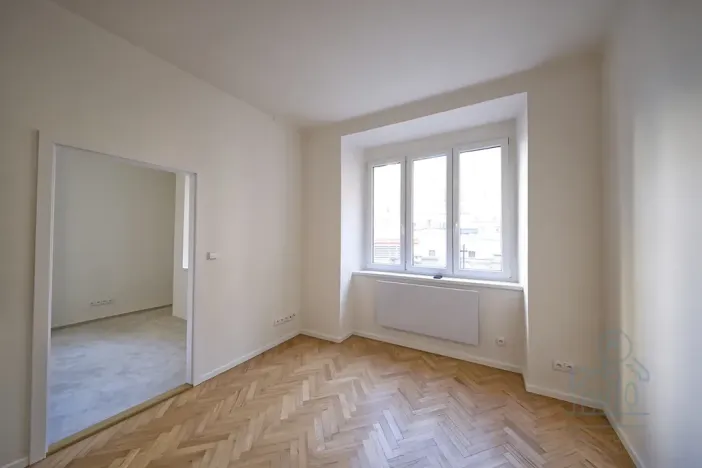 Pronájem bytu 2+kk, Praha - Vršovice, Oblouková, 54 m2