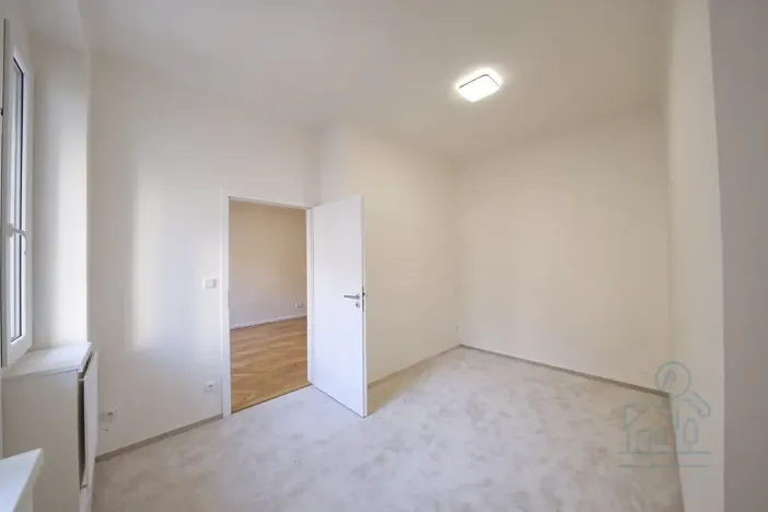 Pronájem bytu 2+kk, Praha - Vršovice, Oblouková, 54 m2