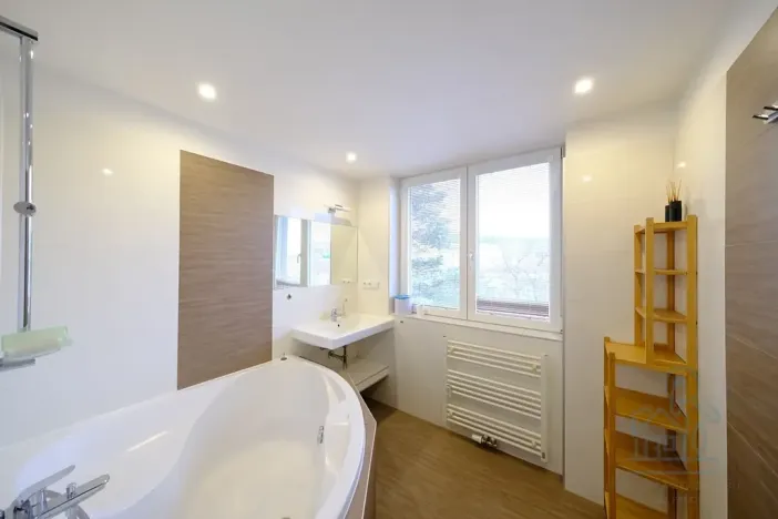 Pronájem bytu 3+1, Praha - Hloubětín, Poděbradská, 65 m2