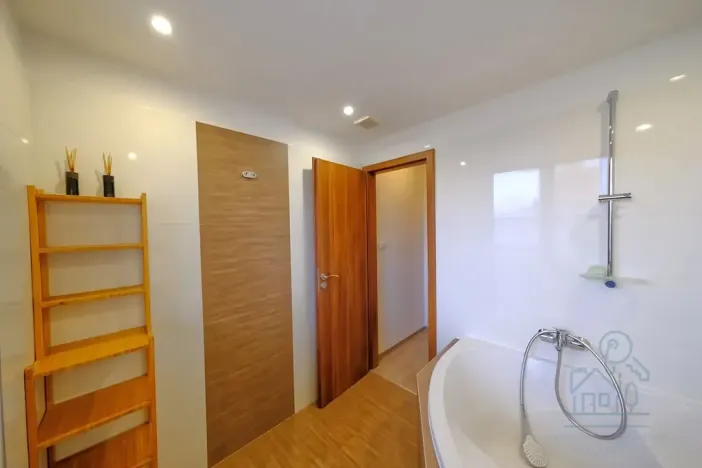 Pronájem bytu 3+1, Praha - Hloubětín, Poděbradská, 65 m2