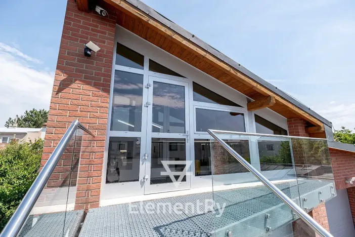 Pronájem bytu 2+kk, Hradec Králové, V Domkách, 102 m2