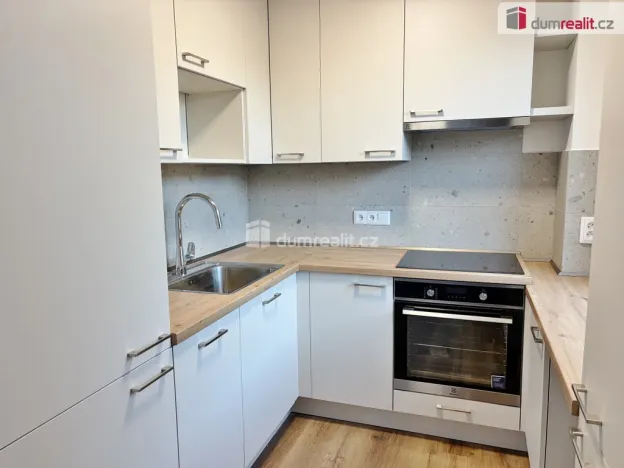 Prodej bytu 2+kk, Praha - Bohnice, Kostřínská, 45 m2