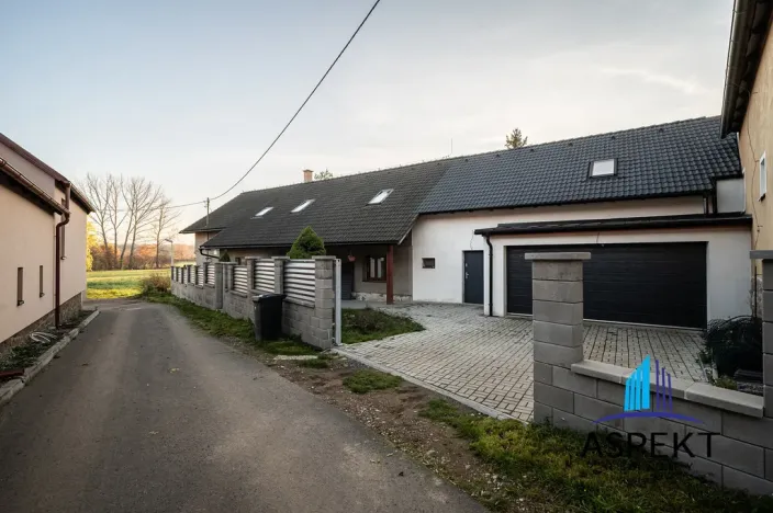 Prodej rodinného domu, Neumětely, V Chaloupkách, 220 m2
