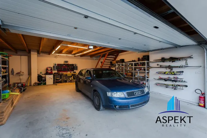 Prodej rodinného domu, Neumětely, V Chaloupkách, 220 m2