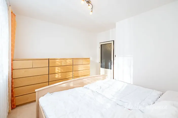 Pronájem bytu 3+1, Praha - Troja, Krosenská, 69 m2