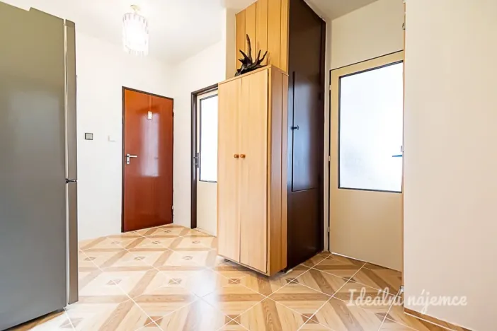 Pronájem bytu 3+1, Praha - Troja, Krosenská, 69 m2