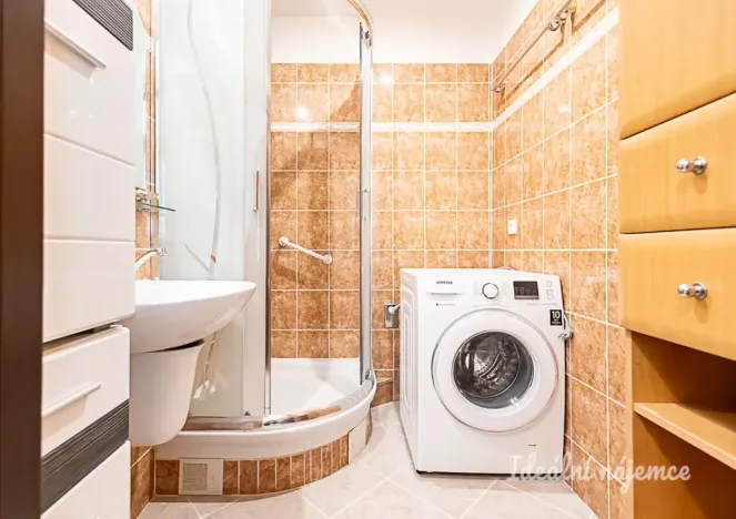 Pronájem bytu 3+1, Praha - Troja, Krosenská, 69 m2