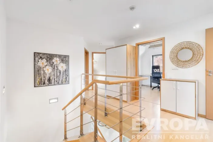 Prodej rodinného domu, Tuchoměřice, Pod Hájem, 205 m2