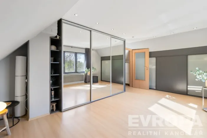 Prodej rodinného domu, Tuchoměřice, Pod Hájem, 205 m2