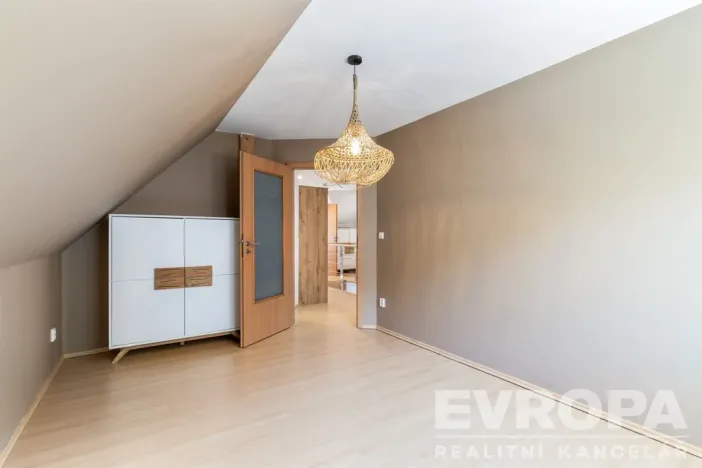 Prodej rodinného domu, Tuchoměřice, Pod Hájem, 205 m2