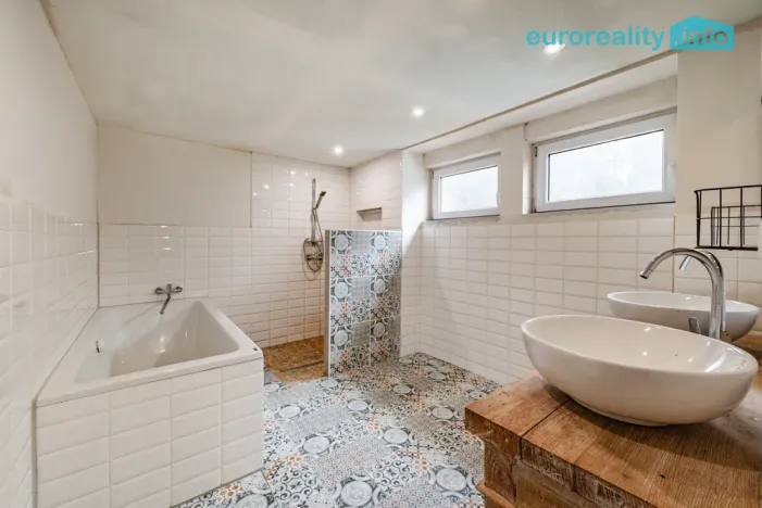 Prodej rodinného domu, Kraslice - Černá, 192 m2