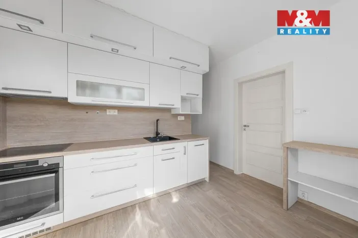 Prodej bytu 3+1, Děčín - Děčín IX-Bynov, Sokolská, 67 m2