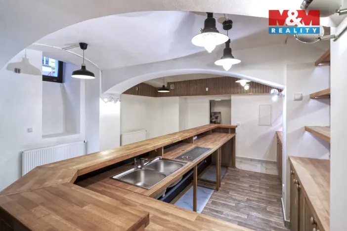 Prodej obchodního prostoru, Praha, Víta Nejedlého, 72 m2