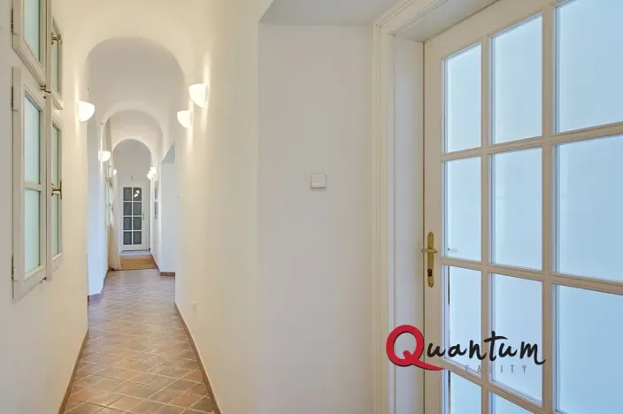 Pronájem kanceláře, Praha - Hradčany, Loretánské náměstí, 26 m2