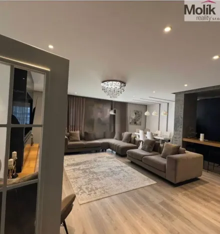 Prodej bytu 4+kk, Vlora, 204 m2