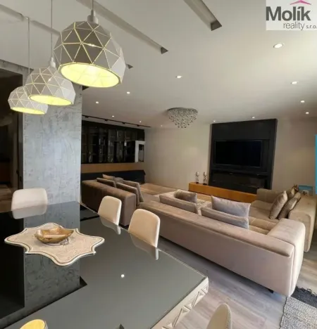 Prodej bytu 4+kk, Vlora, 204 m2