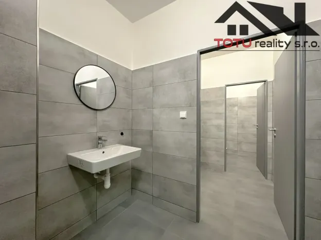 Pronájem obchodního prostoru, Jaroměř, Jezbinská, 801 m2