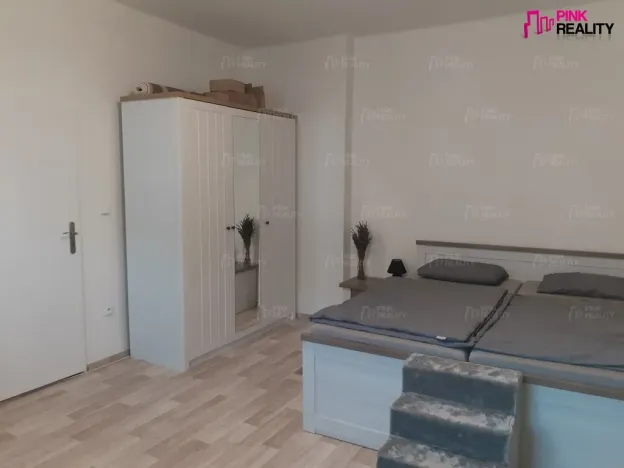 Pronájem bytu 2+kk, Dvůr Králové nad Labem, Roháčova, 50 m2