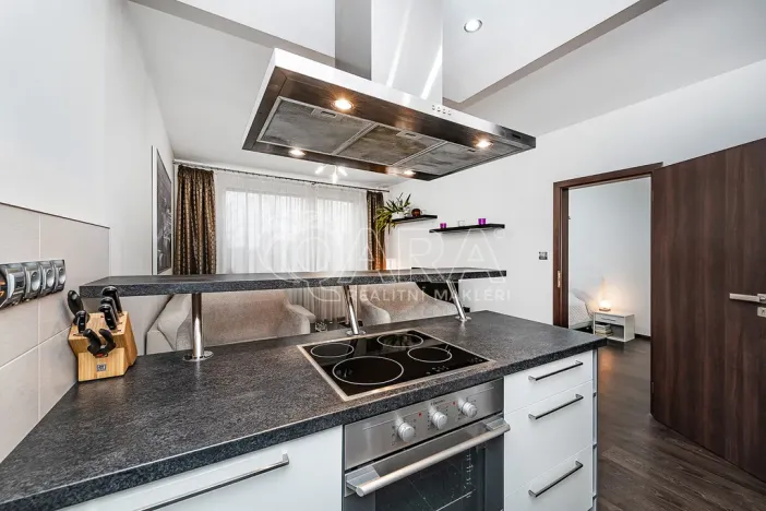 Prodej bytu 2+kk, Praha - Modřany, Daškova, 41 m2