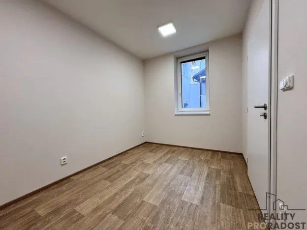 Pronájem bytu 2+kk, Hodonín, Národní třída, 31 m2
