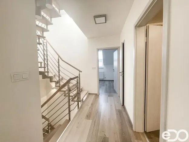 Pronájem rodinného domu, Vestec, U Hrubých, 158 m2