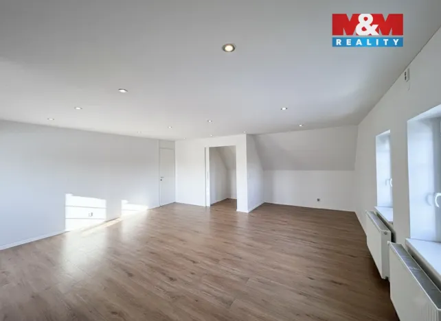 Pronájem bytu 1+kk, Zákupy, Nádražní, 65 m2