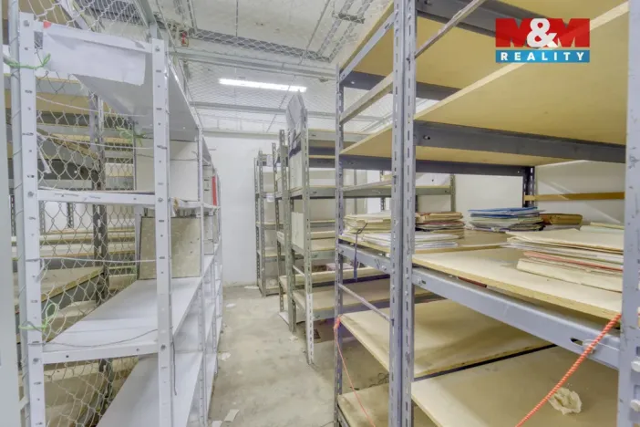 Pronájem skladu, Plzeň - Jižní Předměstí, Husova, 371 m2
