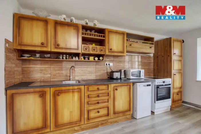 Prodej rodinného domu, Lnáře, 205 m2