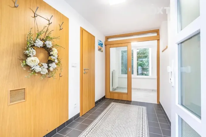 Pronájem vily, Zlín, Fabiánka II, 290 m2