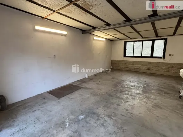 Pronájem garáže, Luhačovice, V Drahách, 30 m2