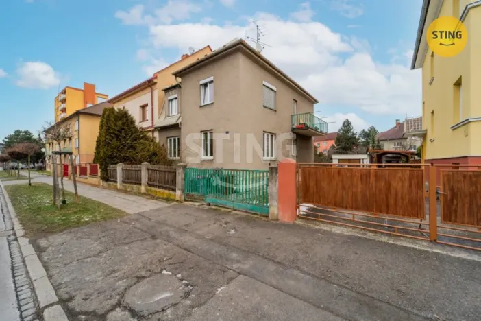 Prodej bytu 2+1, Opava, Hobzíkova, 68 m2