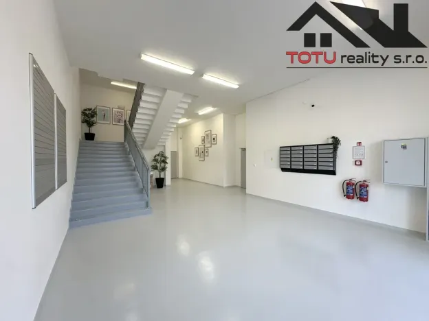 Pronájem obchodního prostoru, Jaroměř, Jezbinská, 221 m2