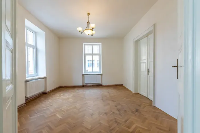 Prodej bytu 2+1, Liberec - Liberec III-Jeřáb, 1. máje, 80 m2